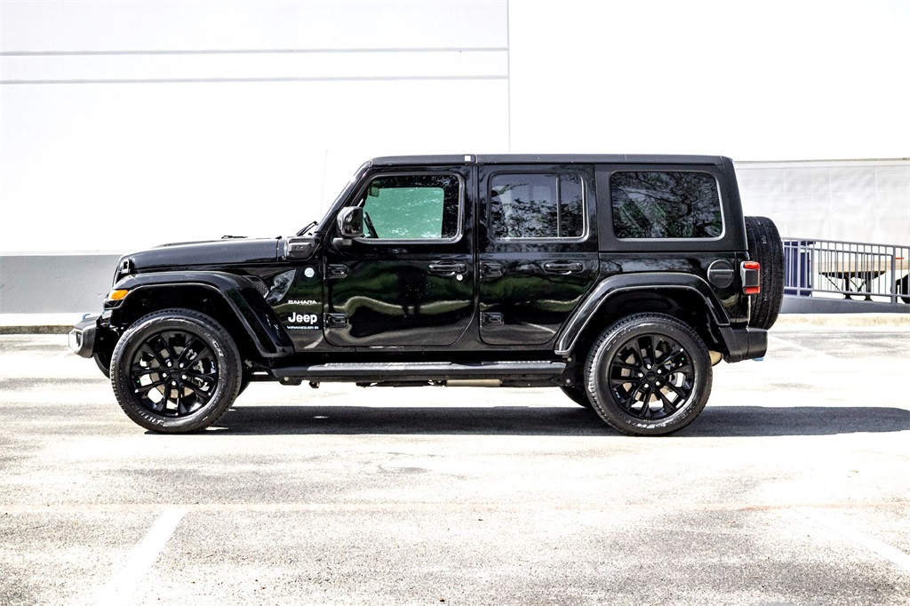 2023 Jeep Wrangler Sahara 4xe photo 8