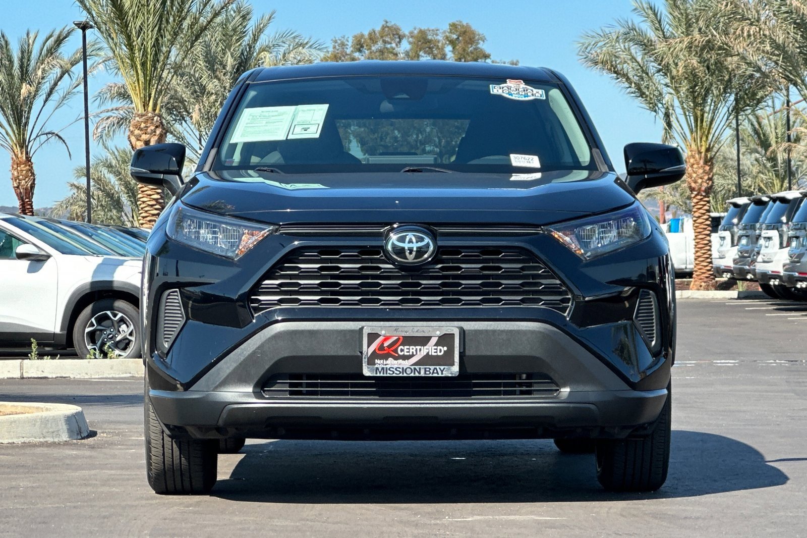 2022 Toyota RAV4 LE photo 7