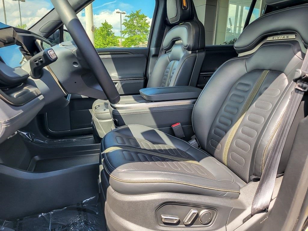 2025 RIVIAN R1S - Image 7