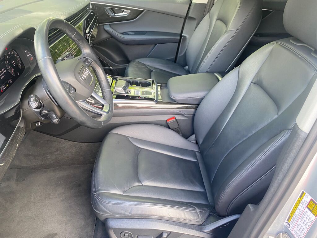 2024 Audi Q7 Premium Plus photo 9