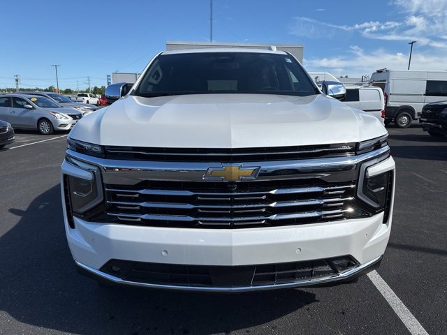 2025 Chevrolet Suburban Premier photo 2