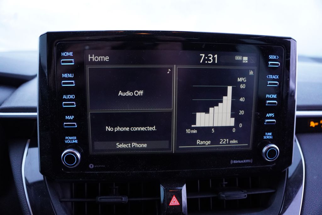 2021 Toyota Corolla LE photo 4