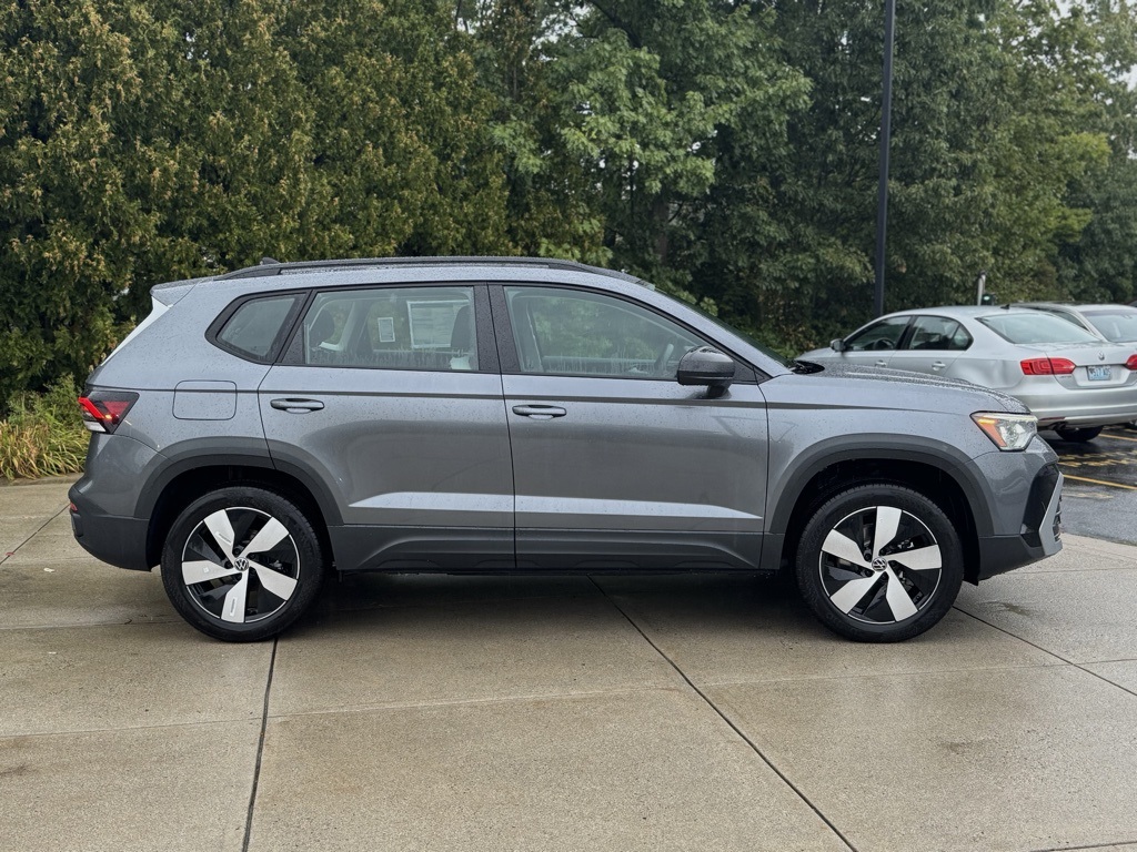 2025 Volkswagen Taos S photo 3