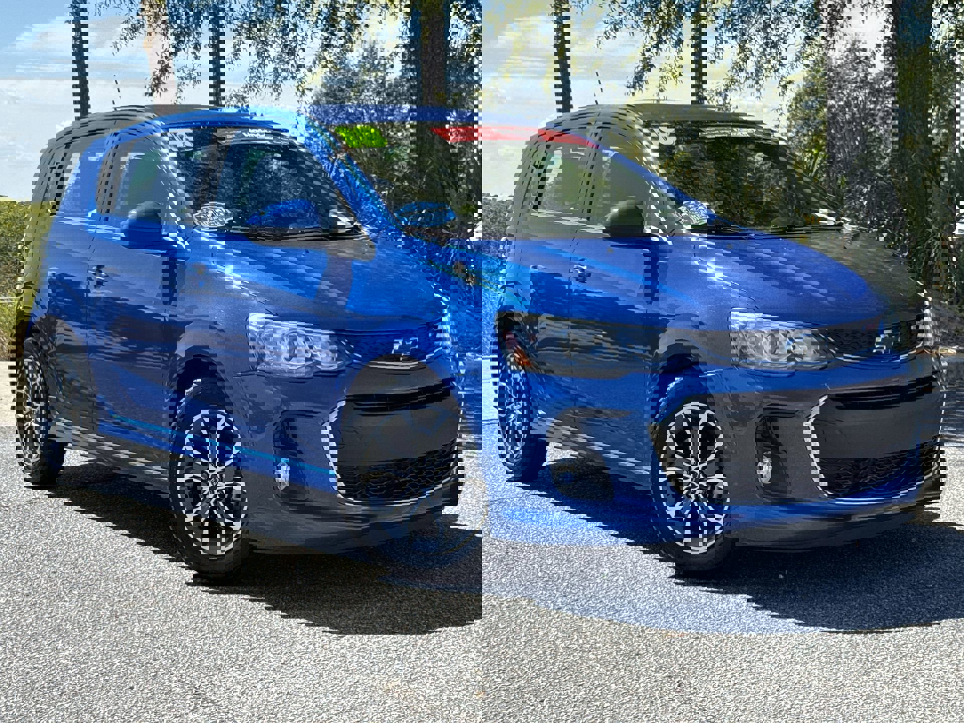 2018 Chevrolet Sonic LT photo 2
