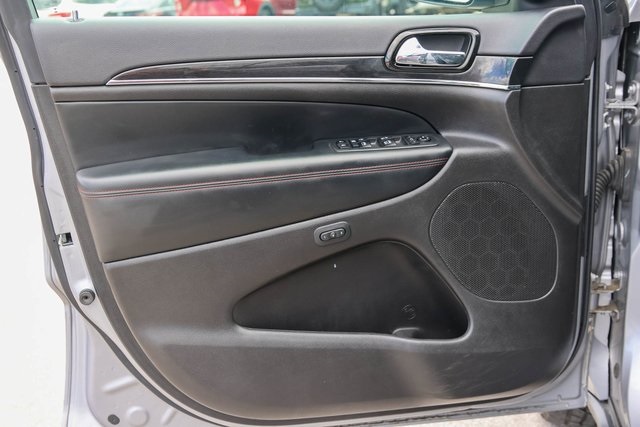 Used 2021 Silver Jeep Trailhawk image 11