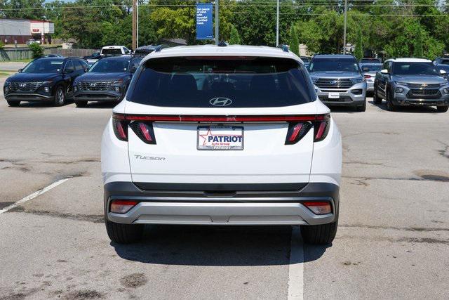 New 2025 White Hyundai SEL Convenience FWD image 4