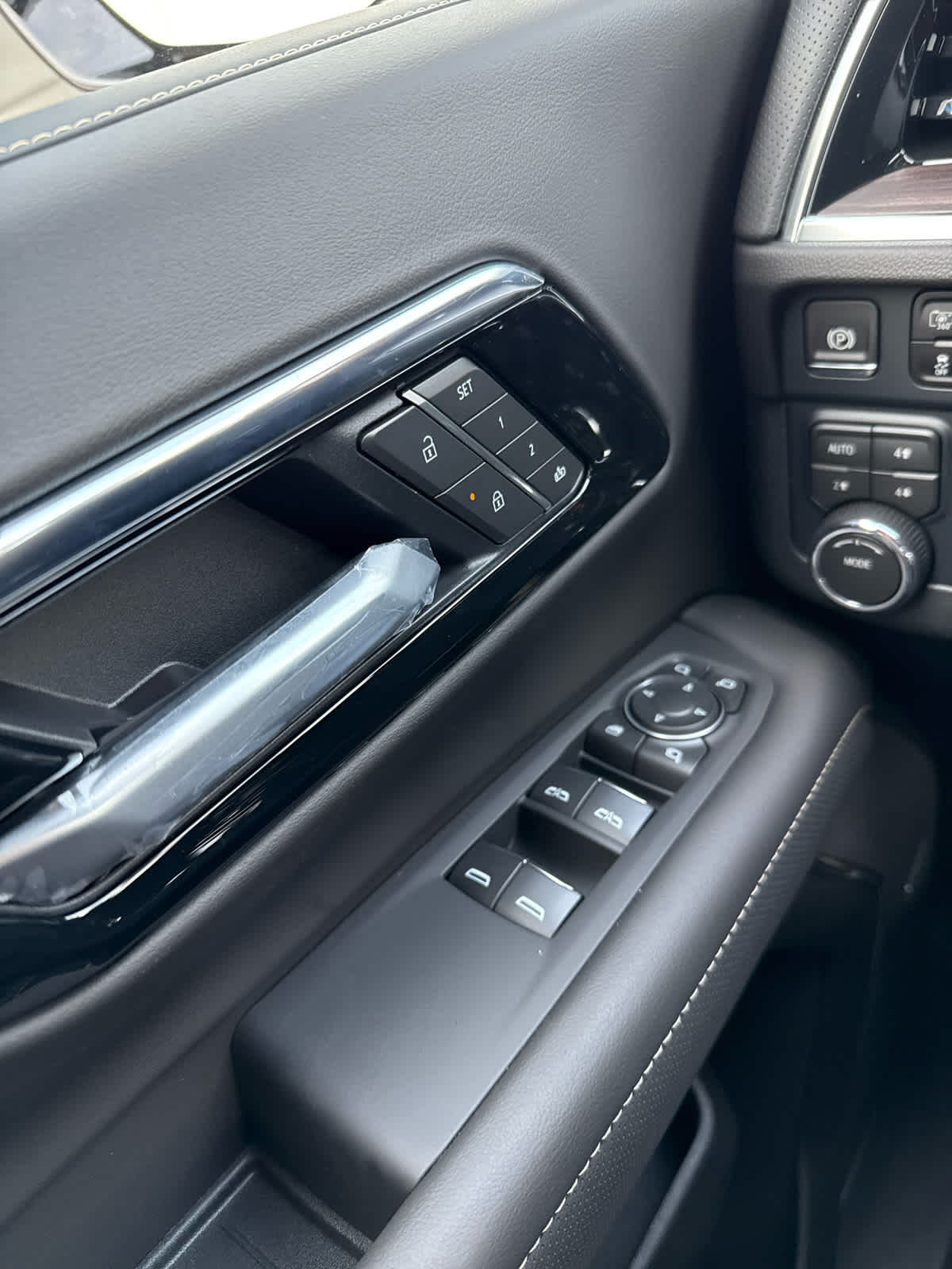2025 Chevrolet Tahoe Premier photo 21