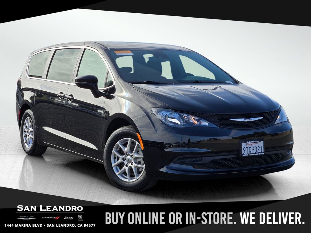 2025 Chrysler Voyager LX's photo