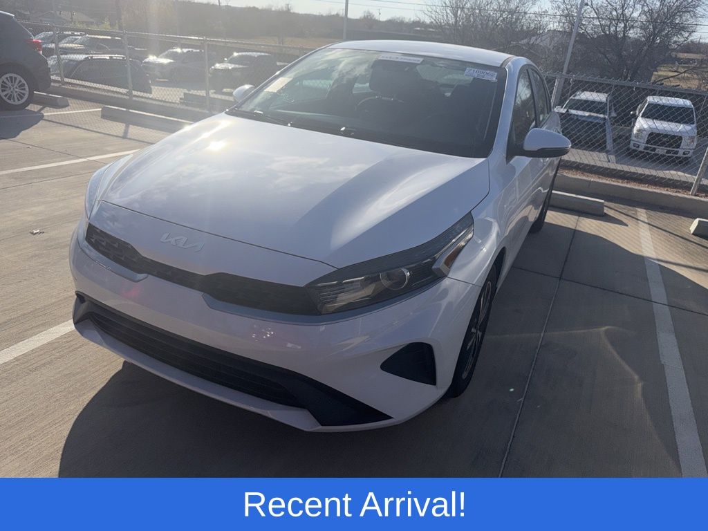 2024 Kia Forte LXS's photo