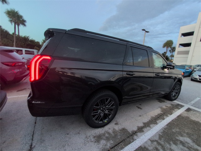 2025 Ford Expedition MAX Platinum photo 8