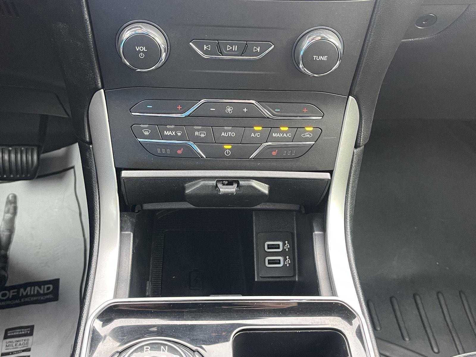 2019 Ford Edge SEL photo 29