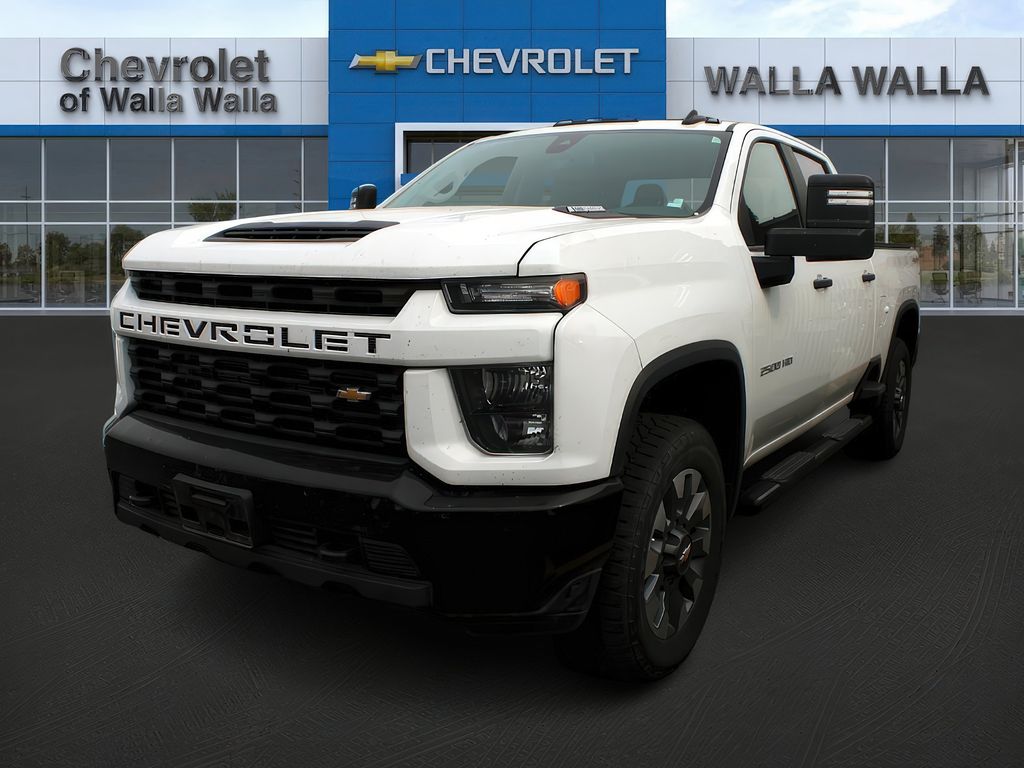 2022 Chevrolet Silverado 2500HD Custom photo 2