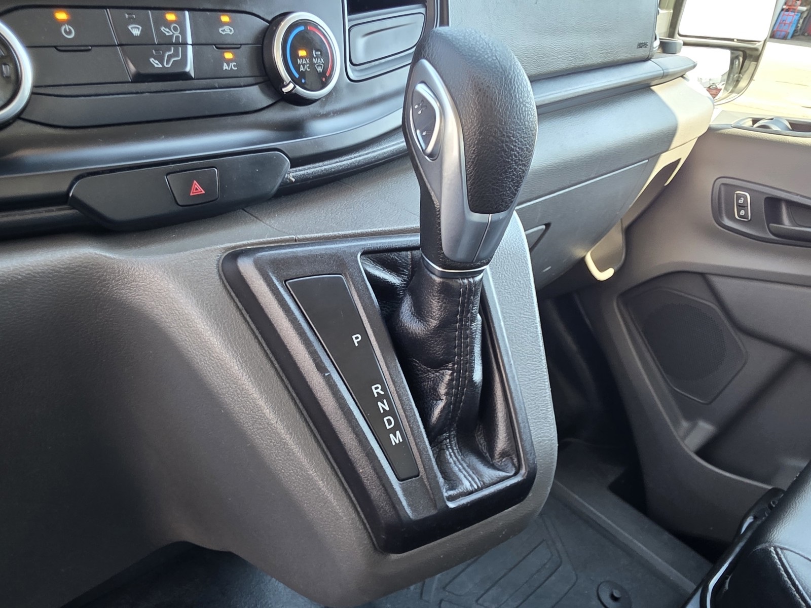 2022 Ford Transit photo 22