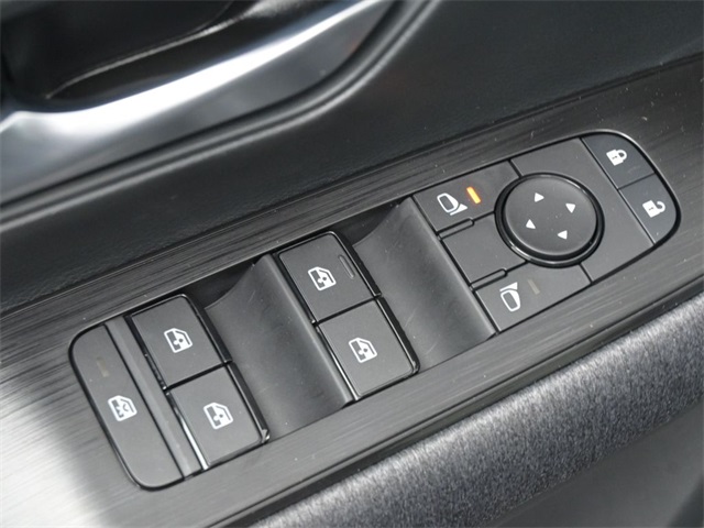 2026 Nissan Kicks SV photo 12