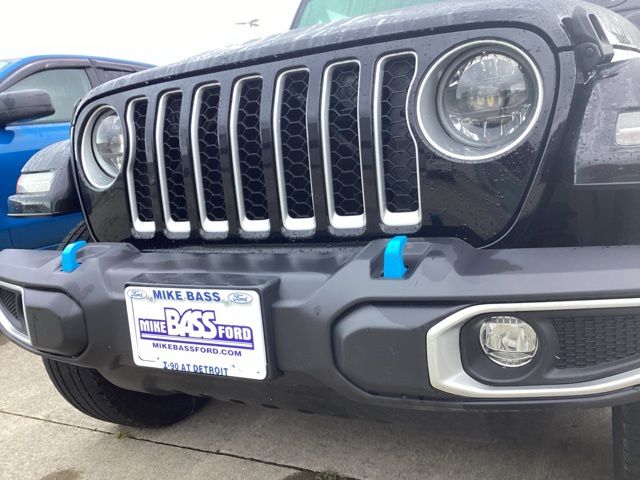 2023 Jeep Wrangler Sahara 4xe photo 9