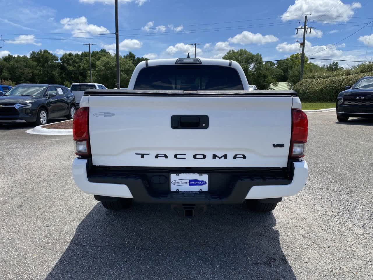 2019 Toyota Tacoma TRD Sport photo 3