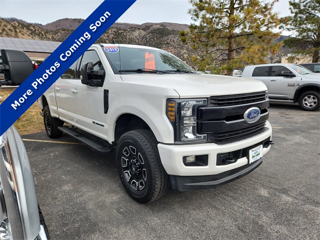 2019 Ford F-350 Super Duty Lariat's photo