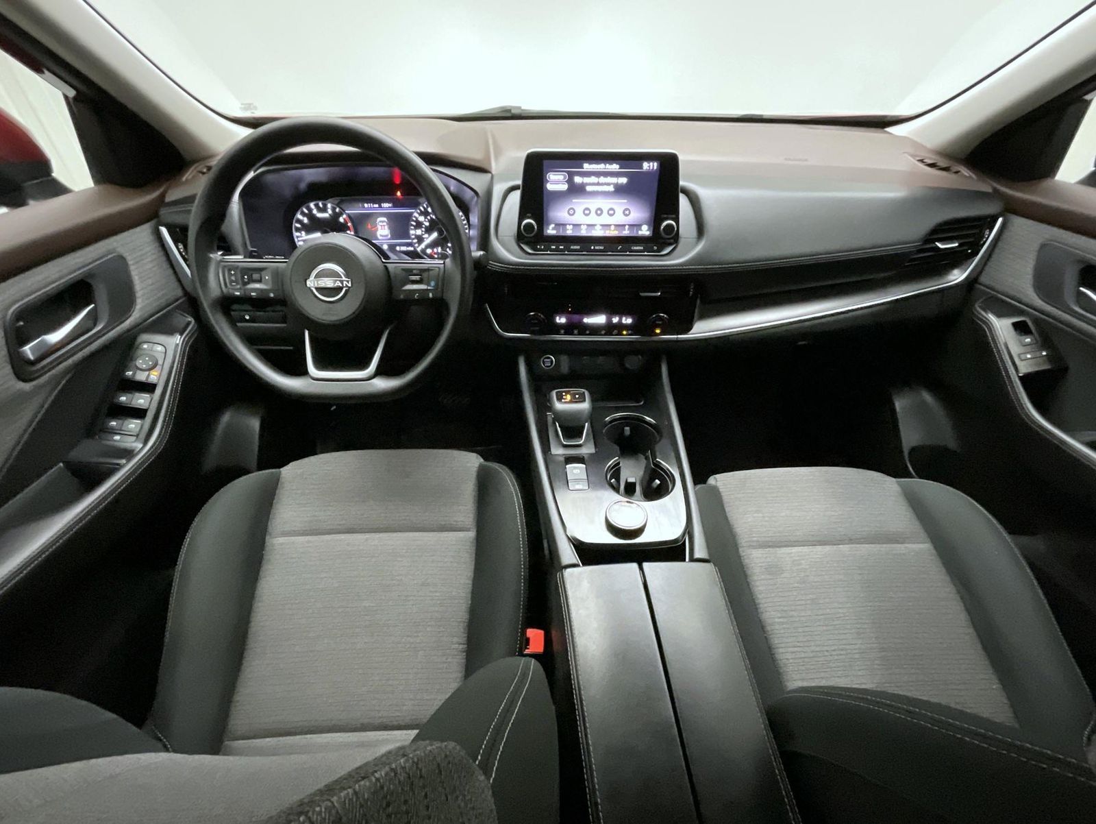 2023 Nissan Rogue SV photo 14