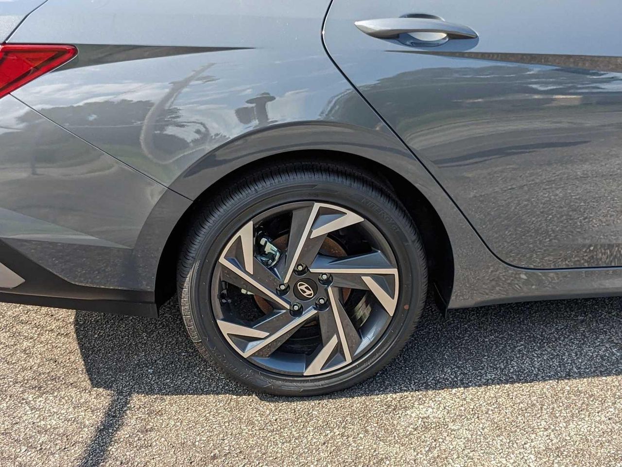 2025 Hyundai Elantra SEL Convenience photo 20