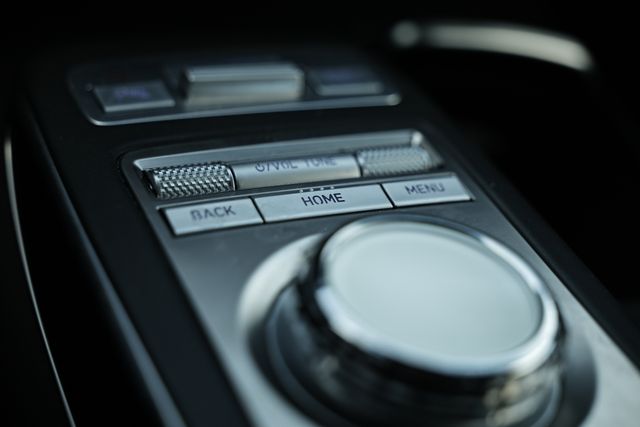 2025 Genesis GV70 2.5T photo 40