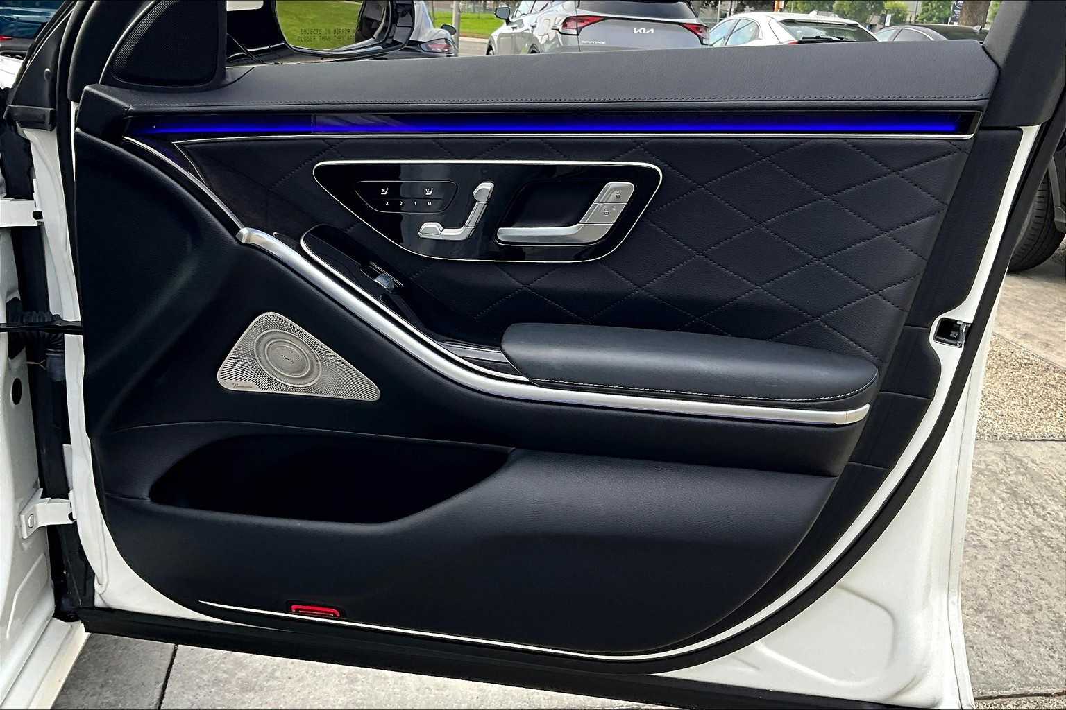 2022 Mercedes Benz S 580 4MATIC photo 22