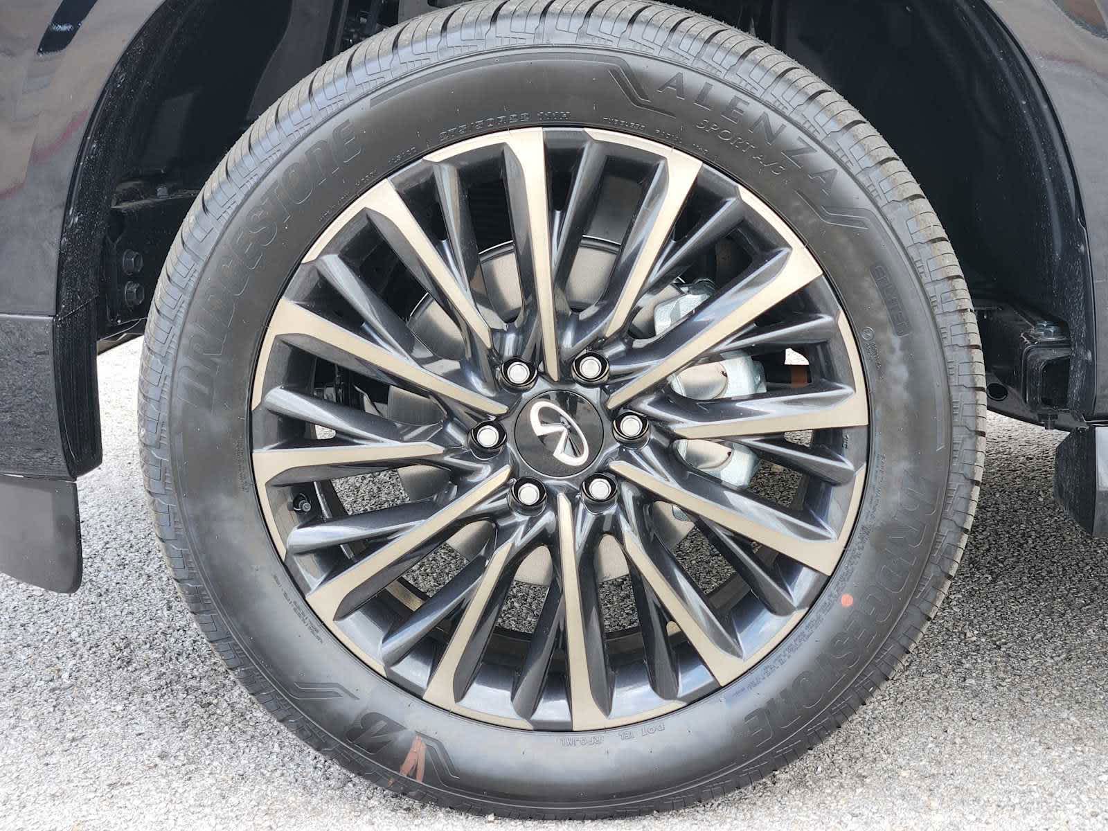 2025 Infiniti QX80 photo 7