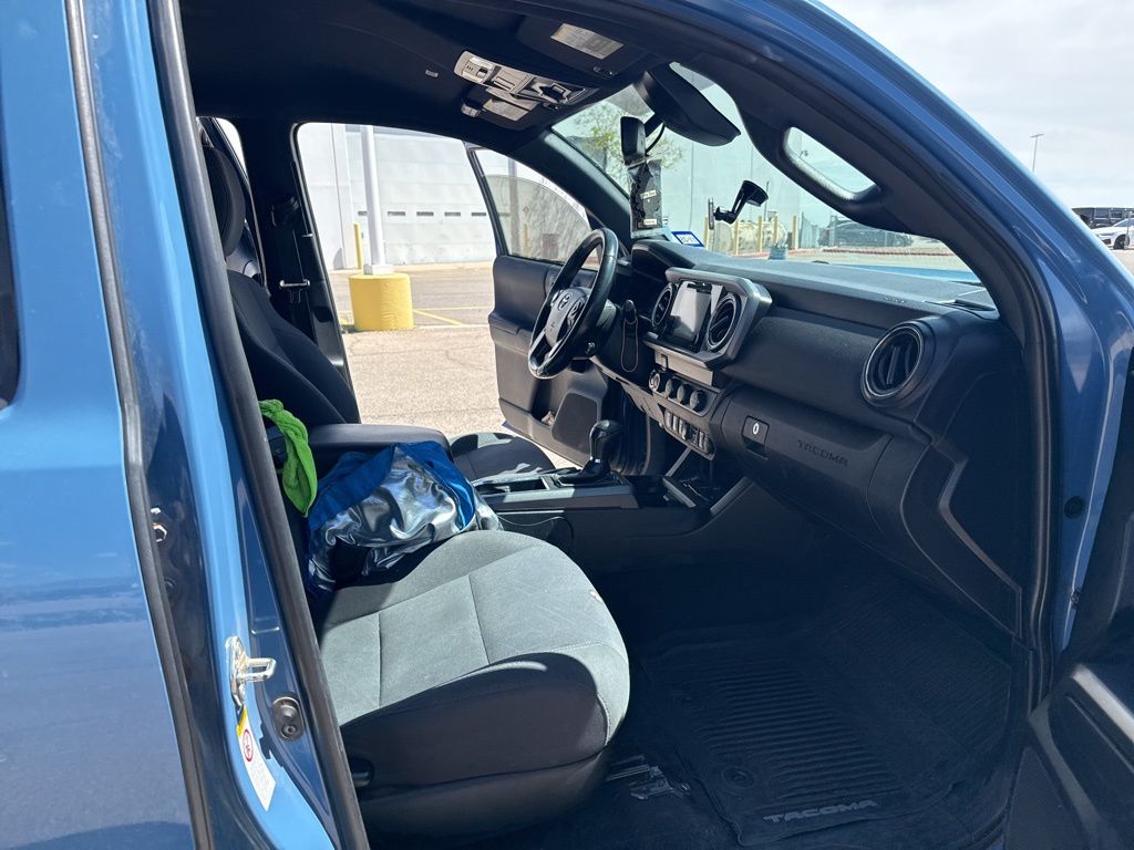 2019 Toyota Tacoma TRD Off-Road V6 Double Cab photo 38