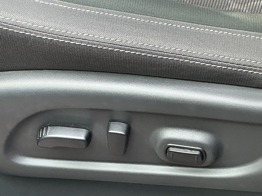 2024 Nissan Titan SV photo 9