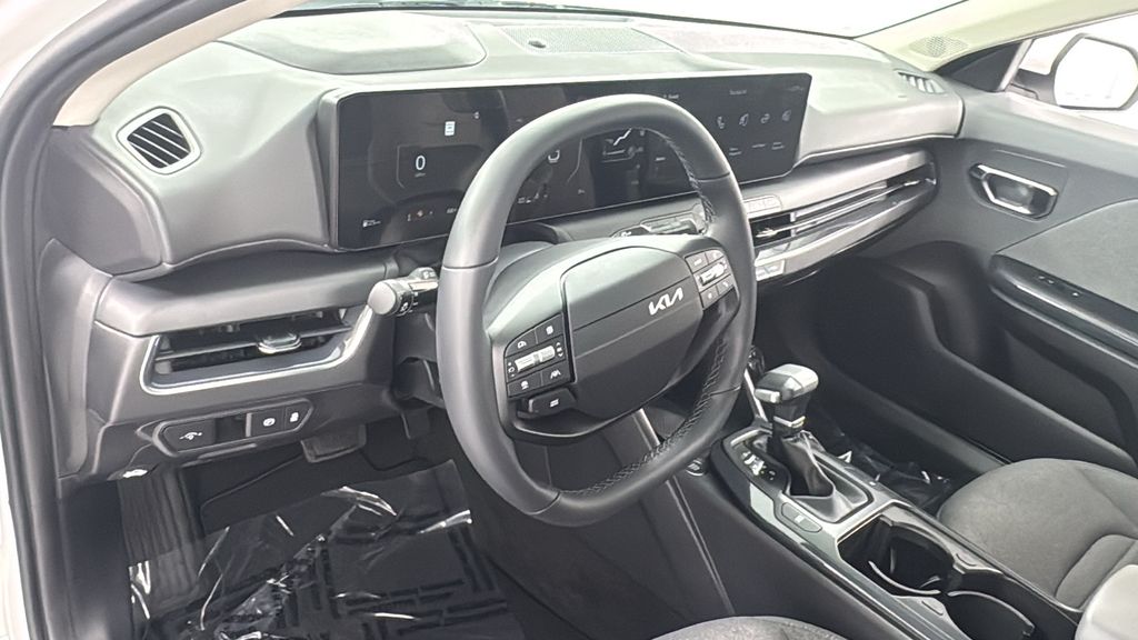 2025 Kia K4 EX photo 28
