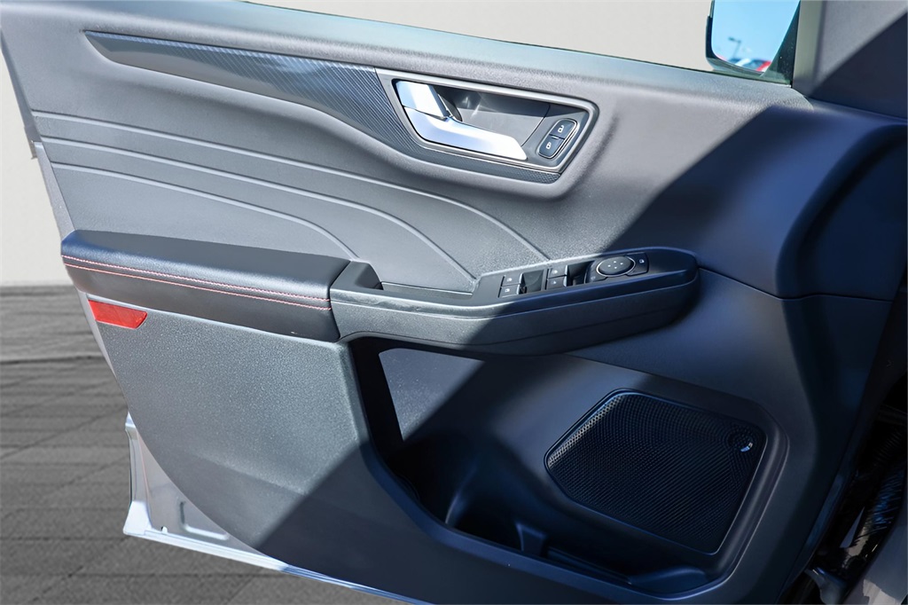 2024 Ford Escape ST-Line Select photo 14