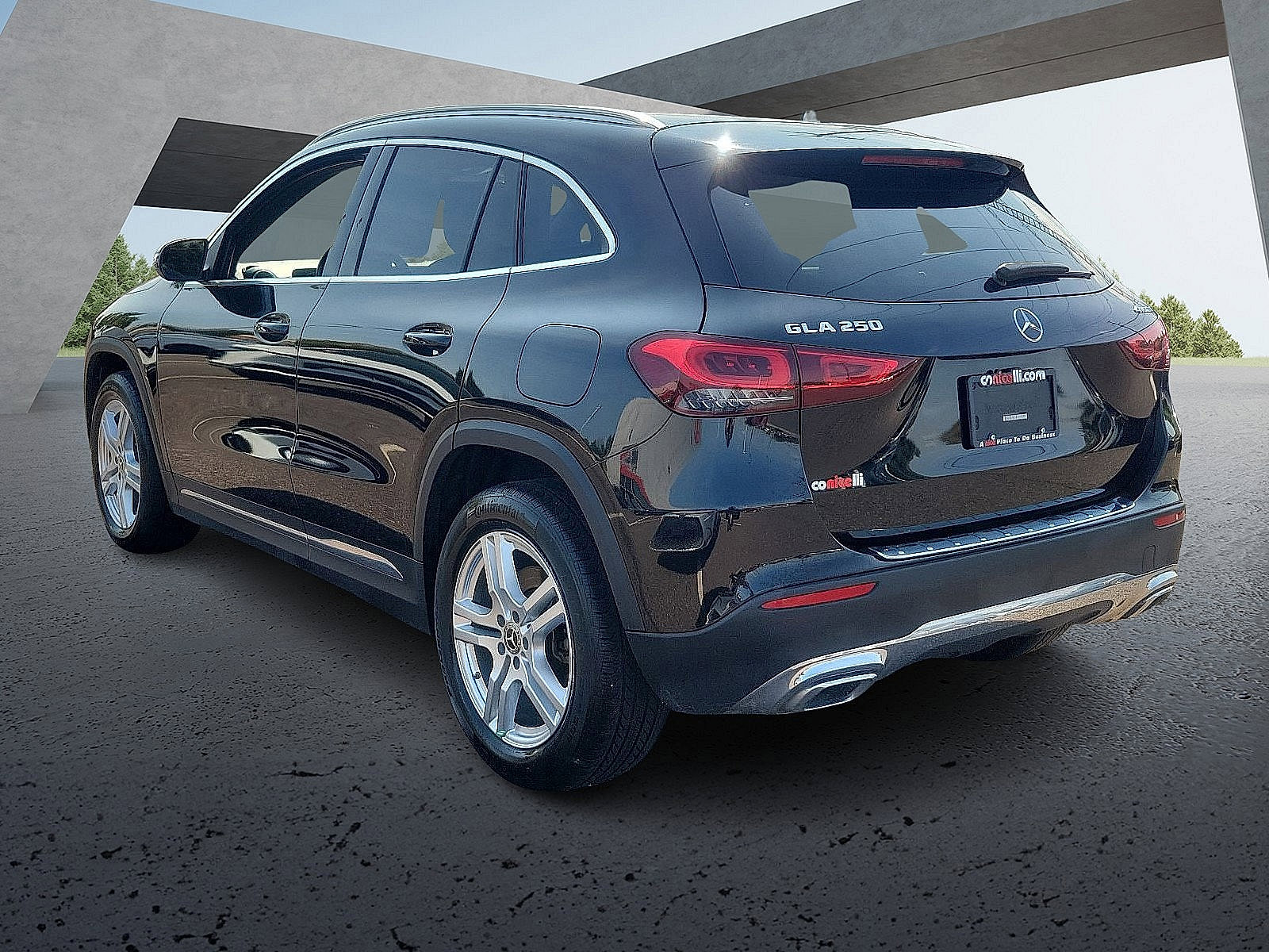 2023 Mercedes Benz GLA 250 4MATIC photo 4
