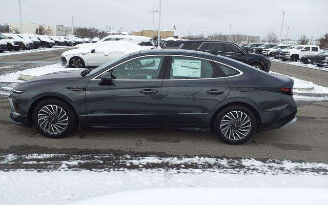 2026 Hyundai Sonata Hybrid SEL's photo
