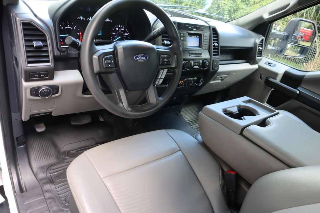 2022 Ford F-550 photo 4