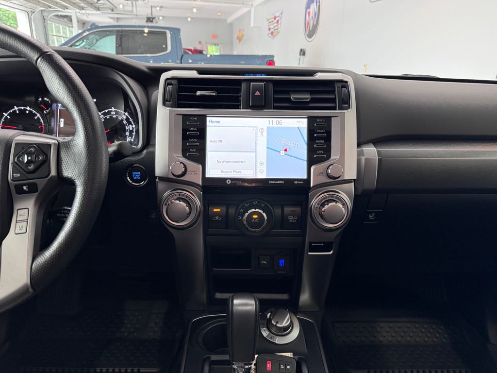 2024 Toyota 4Runner SR5 Premium photo 13