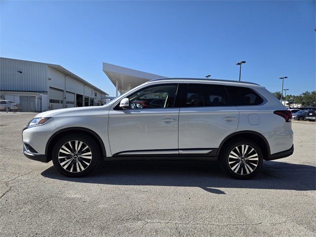 2020 Mitsubishi Outlander SEL photo 3
