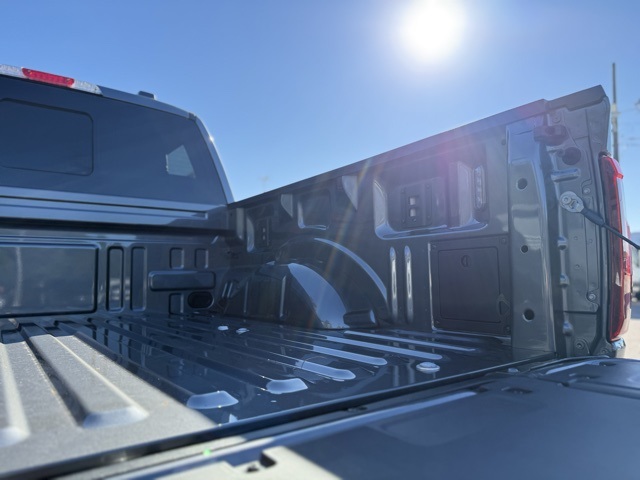 2025 Ford F-150 Lariat photo 9