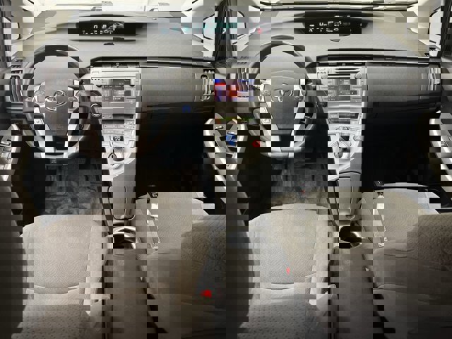 2012 Toyota Prius One photo 4