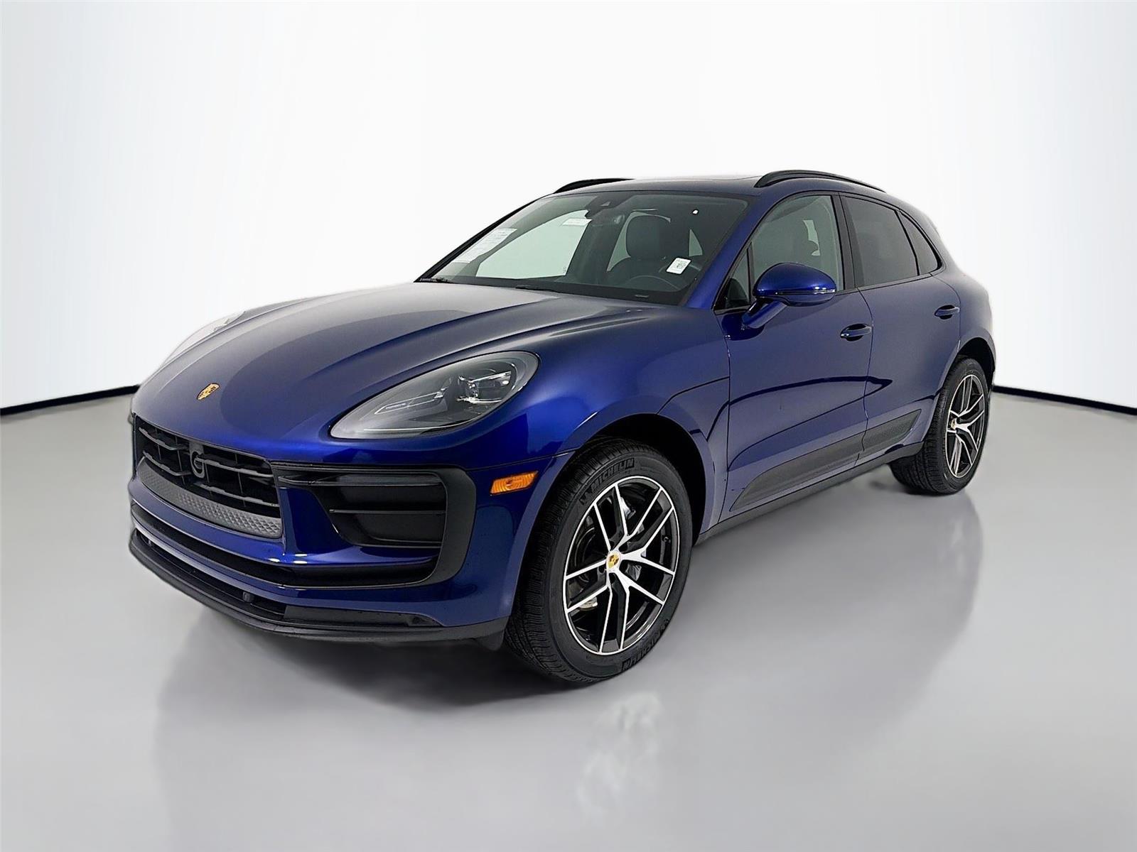 2025 Porsche Macan Base's photo