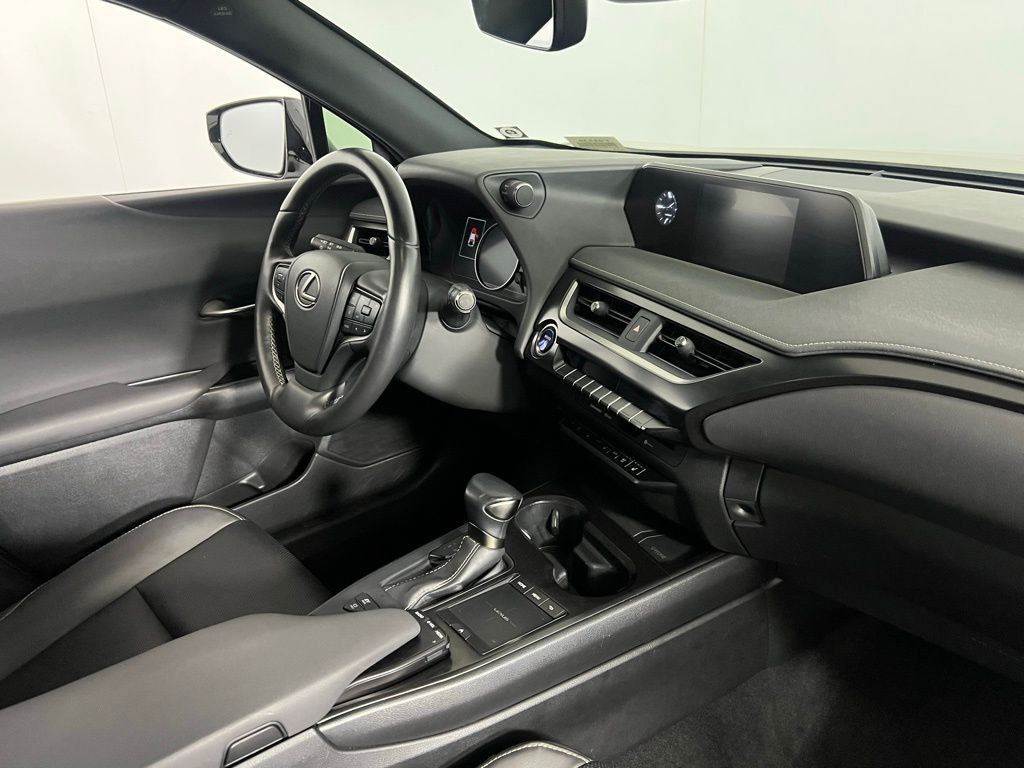 2021 Lexus UX 250h photo 29