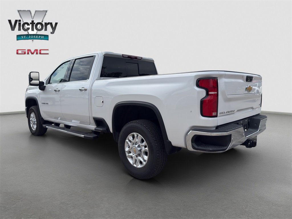 2024 Chevrolet Silverado LTZ photo 12