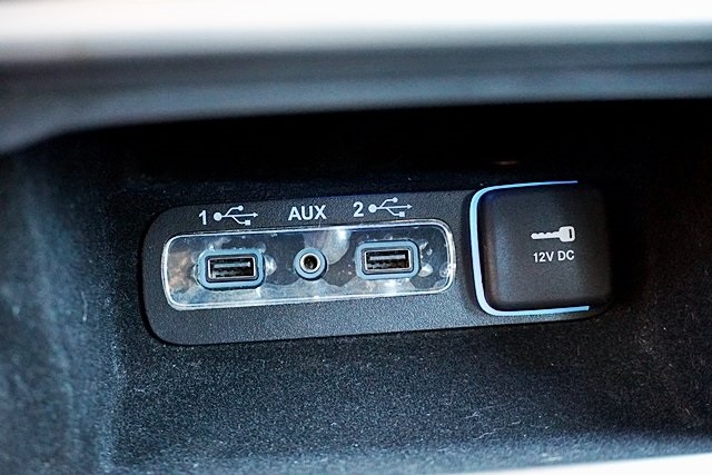 Used 2021 White Jeep Laredo E image 27