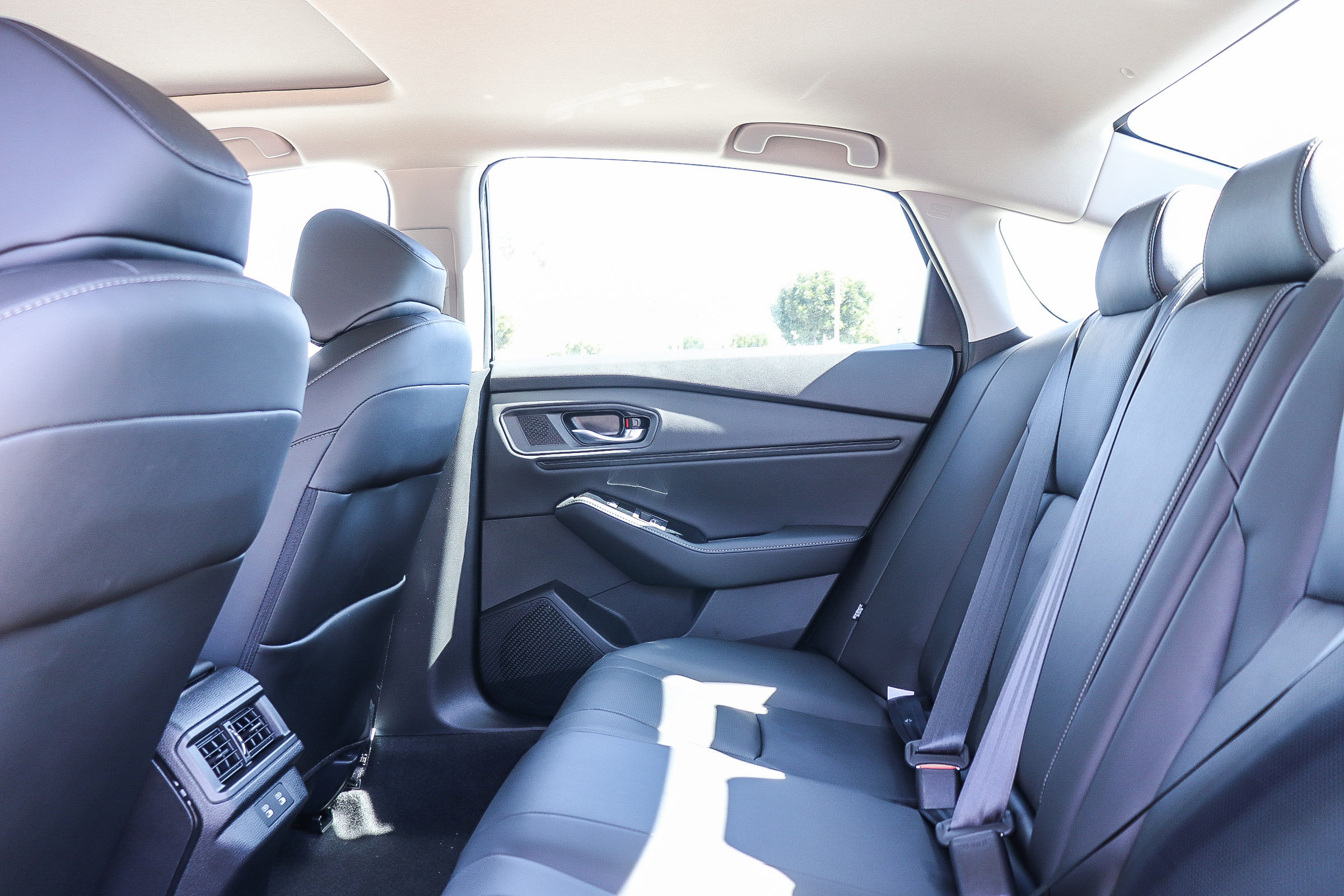 2025 Honda Accord Hybrid Touring photo 14