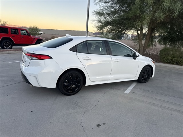 2023 Toyota Corolla LE photo 4
