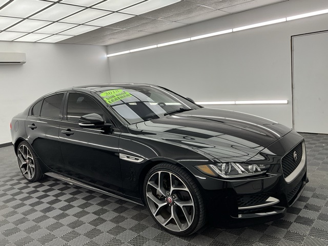 2018 Jaguar XE R-Sport photo 3