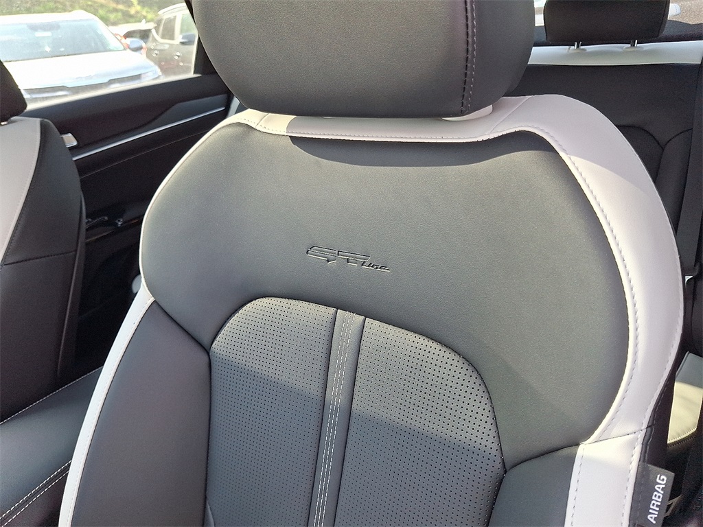 2025 Kia K5 GT-Line photo 15