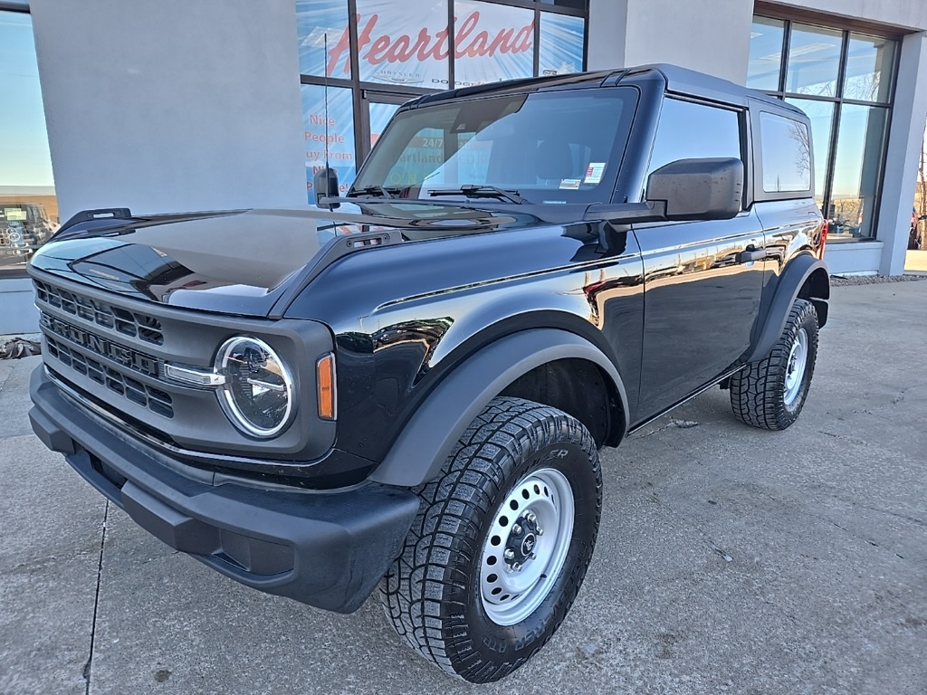 Used 2022 Ford Bronco 2-Door Base with VIN 1FMDE5AH7NLB11229 for sale in Kansas City