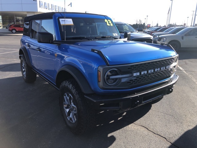 2023 Ford Bronco Badlands photo 3