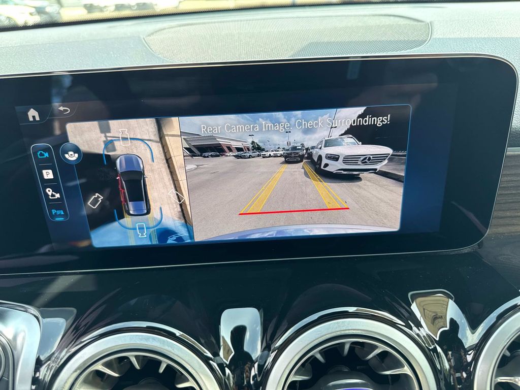 2025 Mercedes Benz GLB 250 4MATIC photo 21