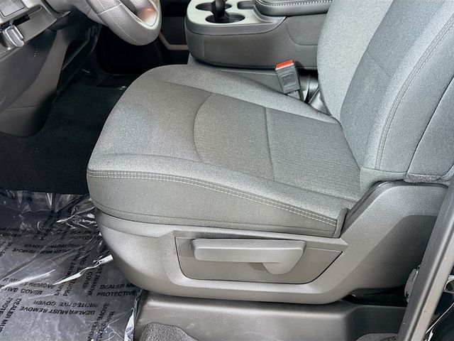 New 2024 Diamond Black Crystal Pearl-Coat Exterior Paint RAM Tradesman image 18