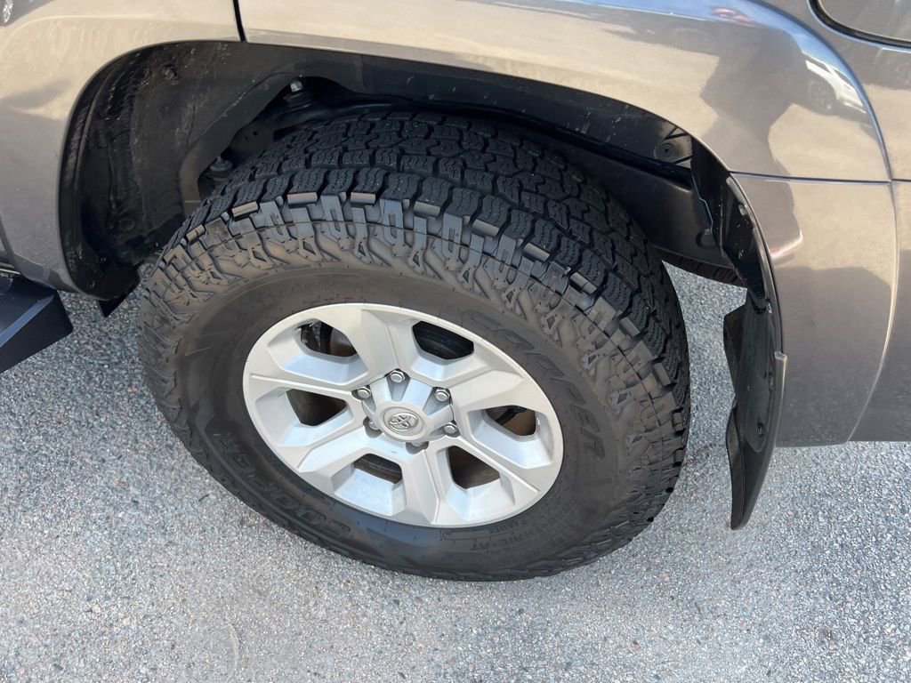 2022 Toyota 4Runner SR5 photo 28